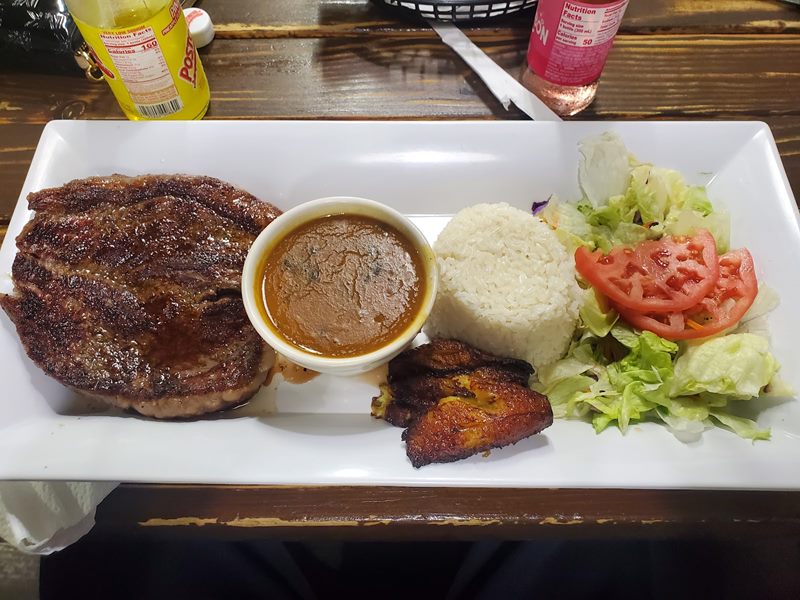 Tienda Vieja food